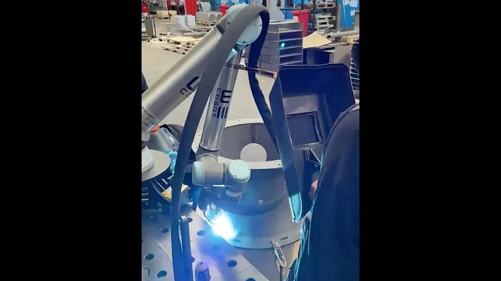 Cobot per saldatura: l'esperienza dei nostri partner Universal Robots e WeCobot