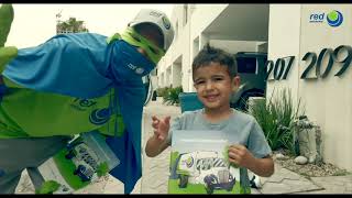 Recolectores De Basura Se Disfrazan De Superhéroes En El Día Del Niño