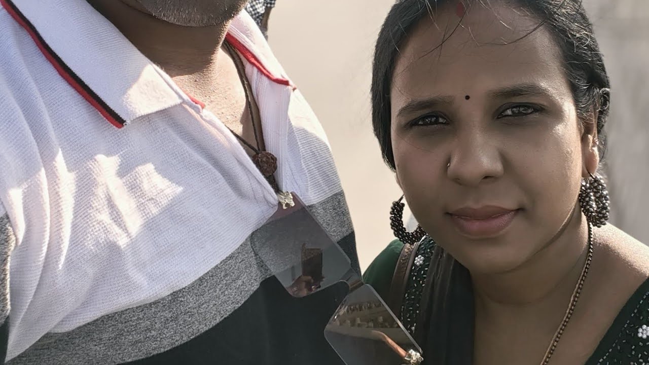 GujarathMallus is live! മക്കളെ ഞാൻ എത്തി