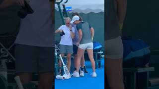 Iga Swiatek Se Divierte Junto A Su Equipo