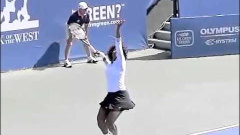 Serena Williams - Serve - Slow Motion