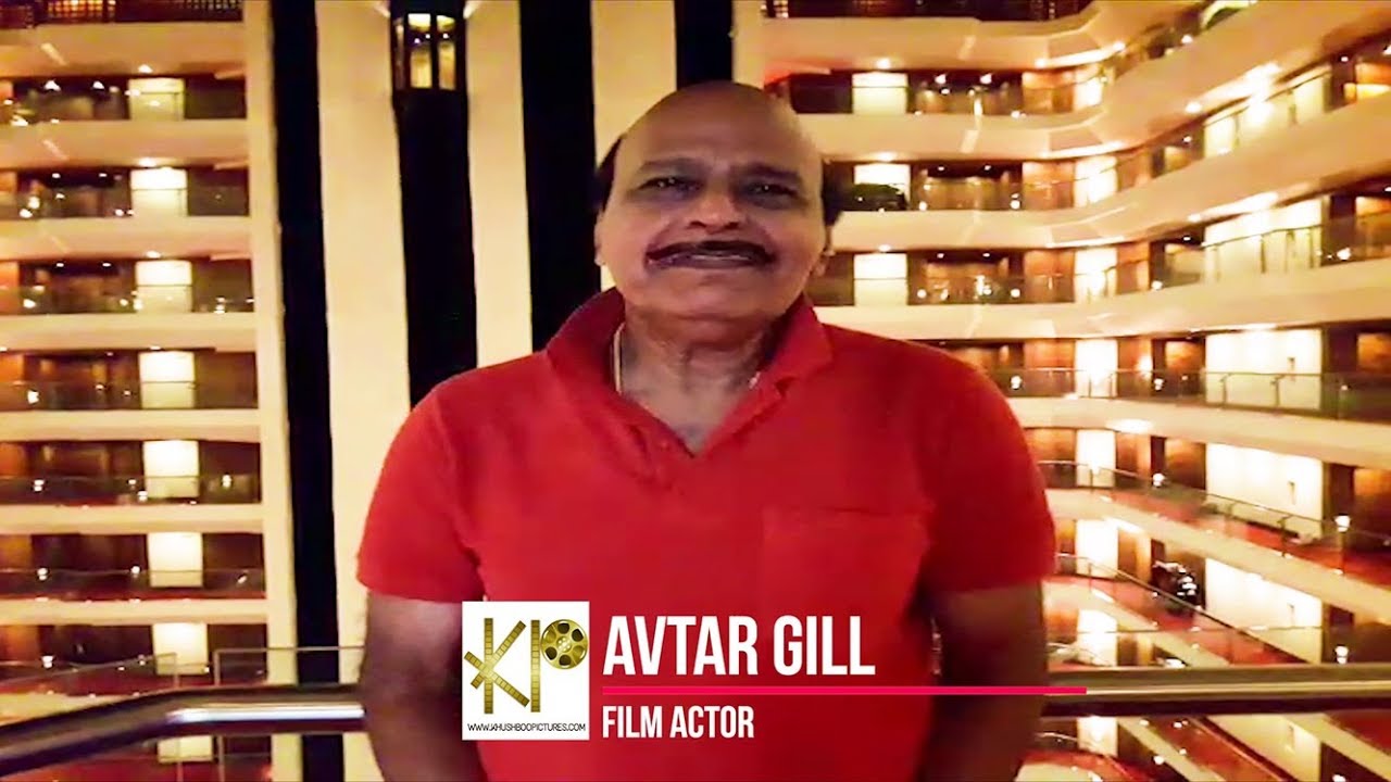 Bollywood Actor Avtar Gill saying somthing for Dulla Vaily Movie