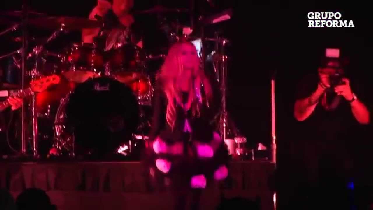 Avril Lavigne - Hello Kitty live a Monterrey, Mexico (13 maggio 2014)