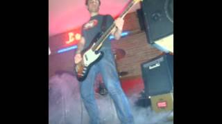 Video thumbnail of "sin futuro - dijistes (acustico en vivo)"