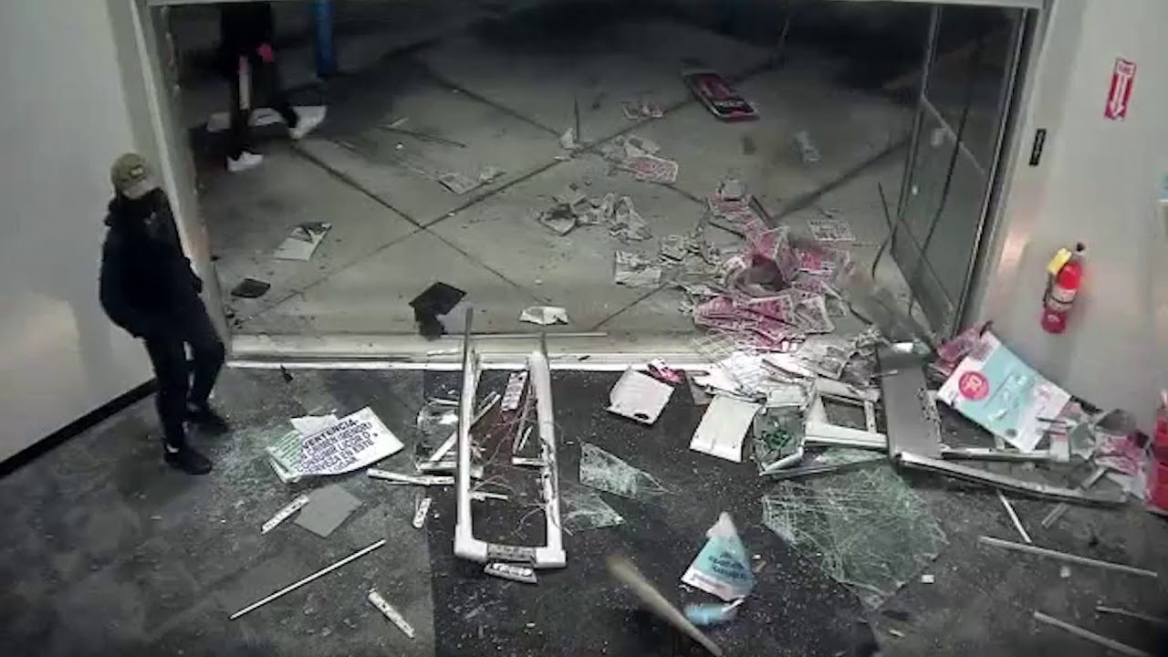 Suspects Attempt to Steal ATM Machine a Spring Texas CVS Pharmacy # ...