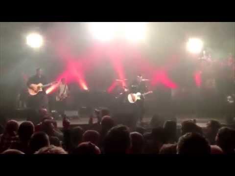 Jamie Roberts on guitar with Manic Street Preachers in Melbourne