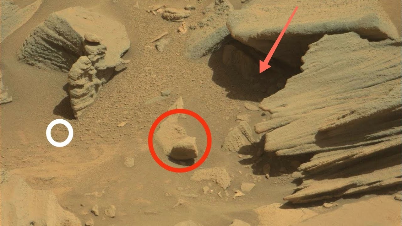 Strange Object Spotted on the Surface of Mars.