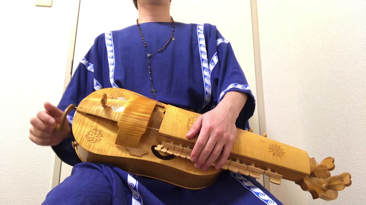 Guarda Cantiga 383 "O ffondo do mar tan chão" Cantigas de Santa Maria / Played with the Hurdy Gurdy su YouTube Guarda Cantiga 383 "O ffondo do mar tan chão" Cantigas de Santa Maria / Played with the Hurdy Gurdy su YouTube