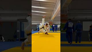 WATCH THIS POWERFUL THROW 🔥👊🏻#judo #judoka #judotraining #judothrow #shortvideo #shorts #short