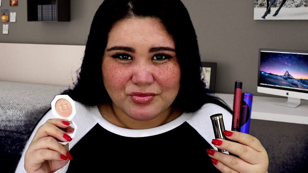 ASMR | Prima Antipática te vende Maquillaje usado en reunión familiar 💄| ASMRJulyDots