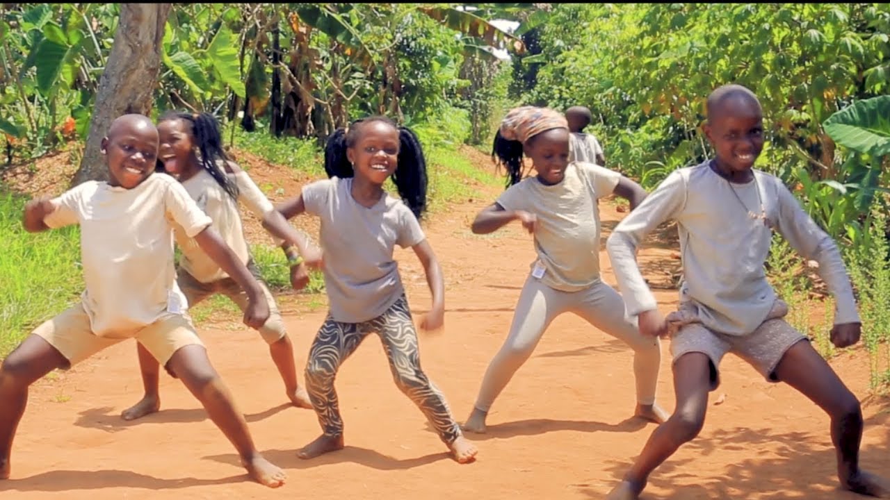 Masaka Kids Africana Dancing Koti Ko   MastaGaan ft Simonne