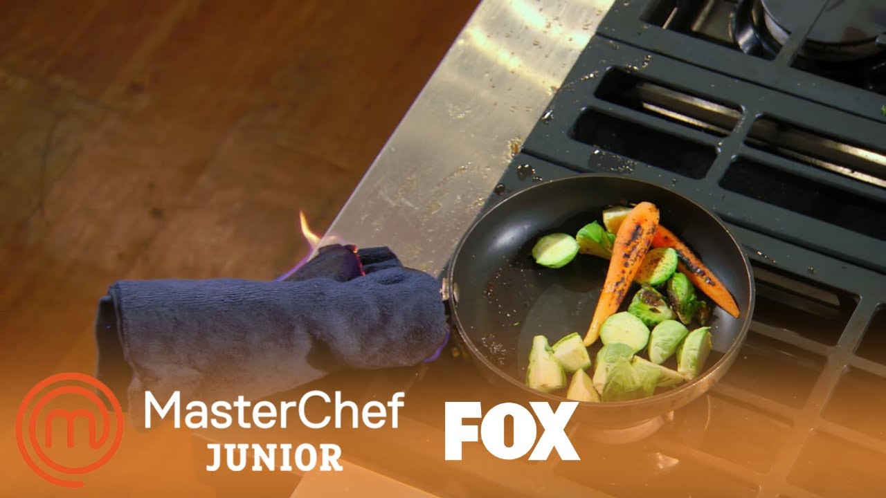 Felix Starts A Small Fire In The Kitchen | Season 6 Ep. 2 | MASTERCHEF ...