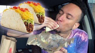 Eating Del Taco Shredded Beef Soft Tacos screenshot 3