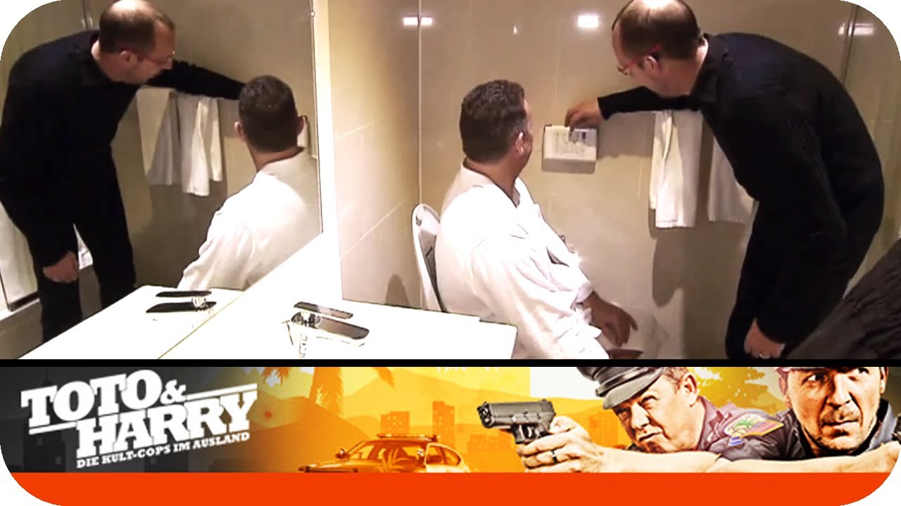 Die Sache mit dem Klo | Toto und Harry - Die Kult-Cops im Ausland