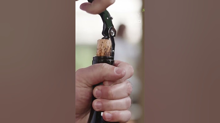 COMO ABRIR UMA GARRAFA DE VINHO