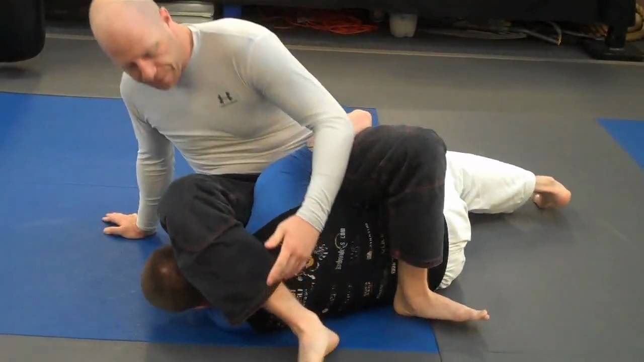 Jay Bell Jiu-jitsu:  Omoplata - escape counter (arm bar)