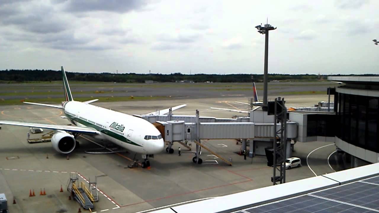 成田空港第1ターミナル 展望デッキ - YouTube