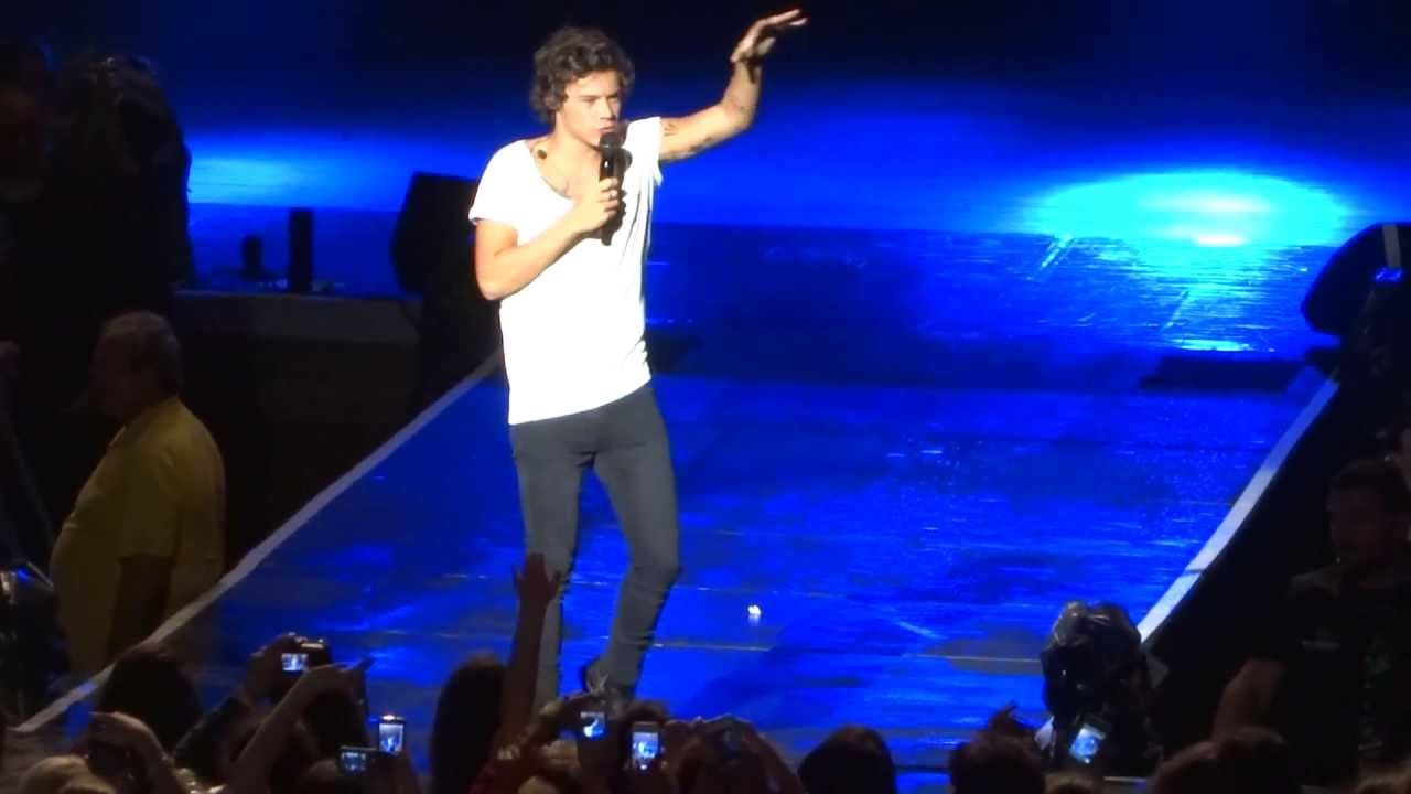 One Direction - Teenage Dirtbag - Jones Beach, NY 6/28/13