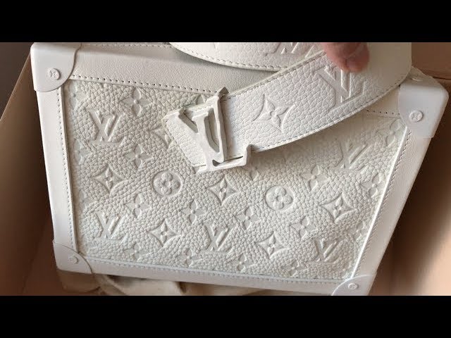 LOUIS VUITTON Taurillon Monogram Solar Ray Soft Trunk Powder White