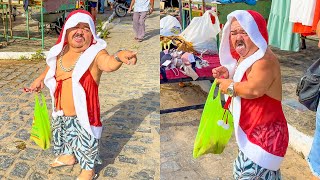 LEÔNCIO FAZ PILILIU VESTIR ROUPA DA MAMÃE NOEL EM TROLAGEM 😂 | PILILIU DA RESENHA