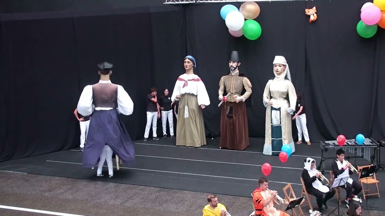 2023/04/30 OÑATIKO OÑATZ-ERRALDOI KONPARSA-MUSIKA ESKOLA-MUSIKA BANDA: "Polonesa"