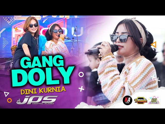 GANG DOLLY  -  DINI KURNIA ( COVER LIVE MUSIK ) Kabeh pancen luputkuNinggalake sliramu class=