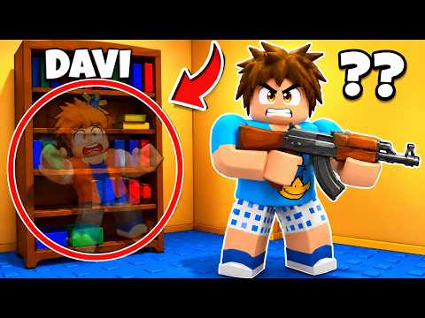 PAINTING MYSELF TO HIDE FROM MY FRIENDS IN ROBLOX!!