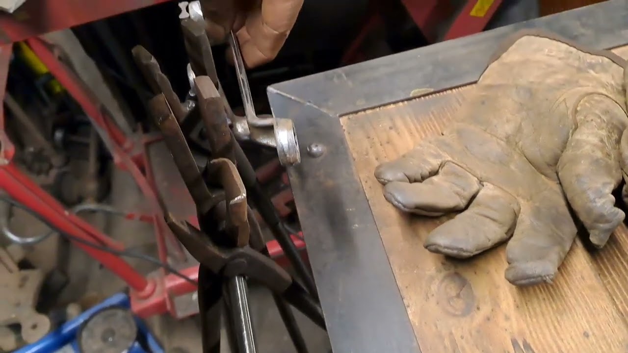 Awesome tool trolley build. Made from stool and tools!