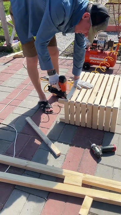 Кашпо из реек. Ждем пока вырастут тотто петунии🤭#кашпоизреек ...