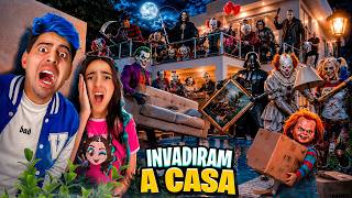 NOSSA CASA FOI INVADIDA POR TODOS OS VILÕES!! ESTAMOS EM PERIGO!!