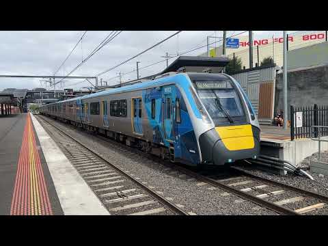 Metro HCMT Arriving & Departing Footscray Station from Watergardens to Town Hall