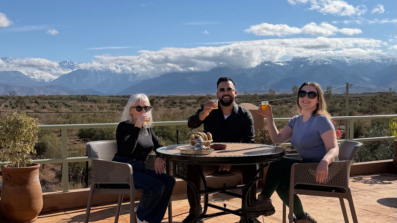 فندق 🏨 مصنف للبيع مراكش 😱تمن مغري 3 مليون دولار مع مداخيل 80000 دولار في شهر 0774777777 105000 متر 😳