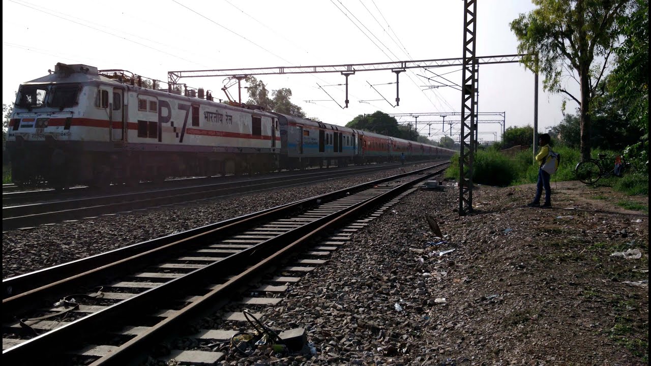 12952 New Delhi - Mumbai Central Rajdhani Express powered by Ghaziabad ...