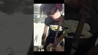 Radiohead's Jonny Greenwood completely blacking out on guitar #short screenshot 2