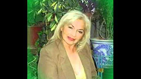 LILY FUENTES - RONDANDO TU ESQUINA