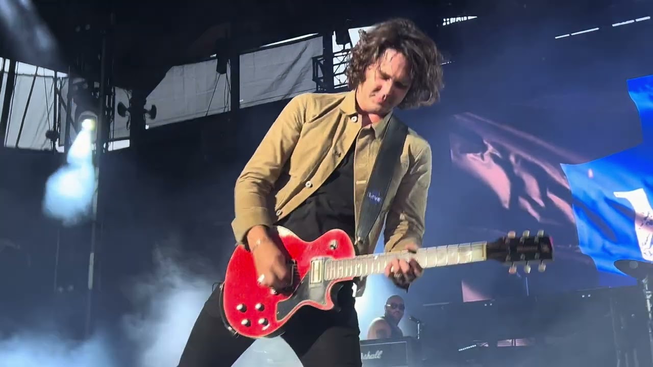 Live 'I Alone' at Alpine Valley Music Theatre in East Troy, WI USA