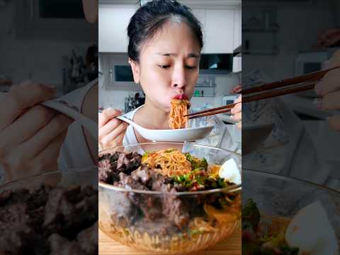 🌱봄동비빔국수에 양념 소고기는 못참아🔥 비빔국수 소고기 먹방 ( 비빔밥아님 ) #MUKBANG #NOODLES #SHORTS