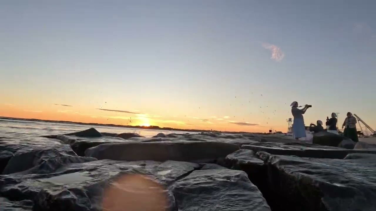 Chasing the Sunset | Beach Run on the Rocks
