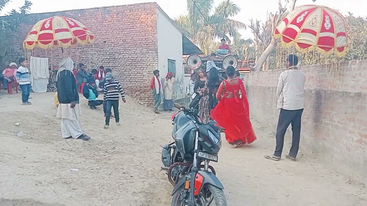 Video बिरजू बैंड पार्टी  नंबर 8874136013 संपर्क करें