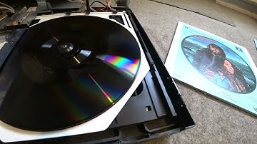 Hitachi VIP101P - CED - Inside a video record player!