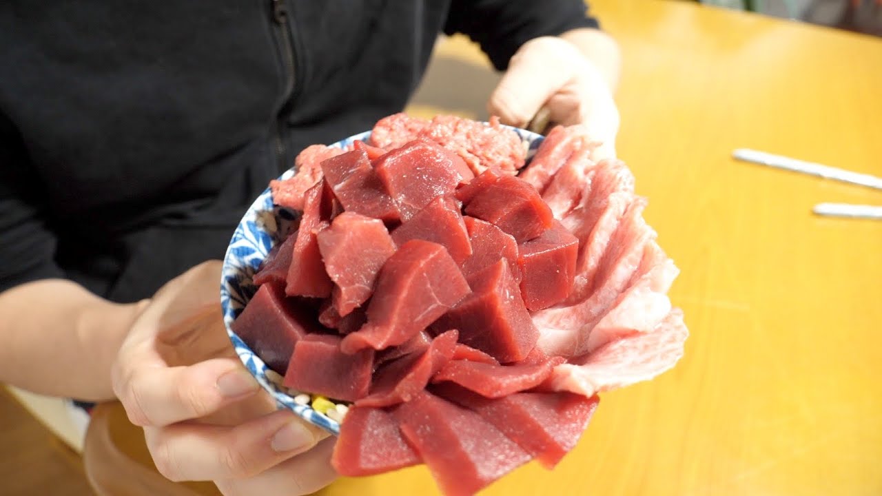 空腹で たまたま冷蔵庫にあった300キロ級マグロの高級部位で 昼飯作った Youtube 空腹で たまたま冷蔵庫にあった300キロ級マグロの高級部位で 昼飯作った Youtube
