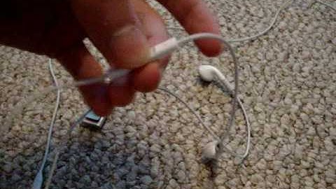 iPod Shuffle 3rd Gen Review - Silver 4GB