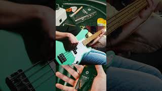 Its illegal to play this bassline on this bass @ampthebassplayer