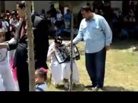 اغنية تعظيم سلام أداء كورال المدرسة في احتفالية مدرسة صباغي البيضا المشتركة