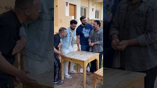 اما تخرج مع صحاب اخوك الصغير