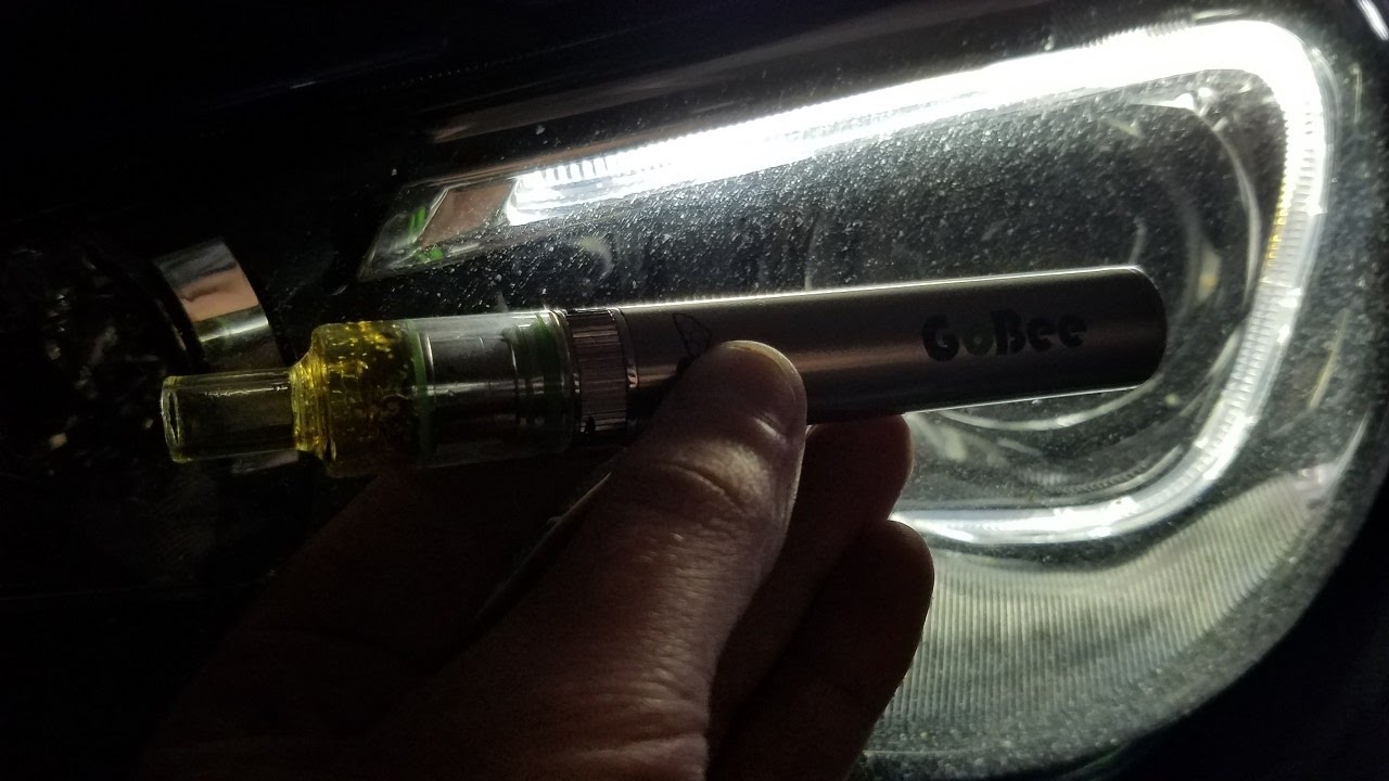 blowing smoke rings with a vape pen and a big hit with the GoBee! SMOKE_N_CARS ft. Big Erskine