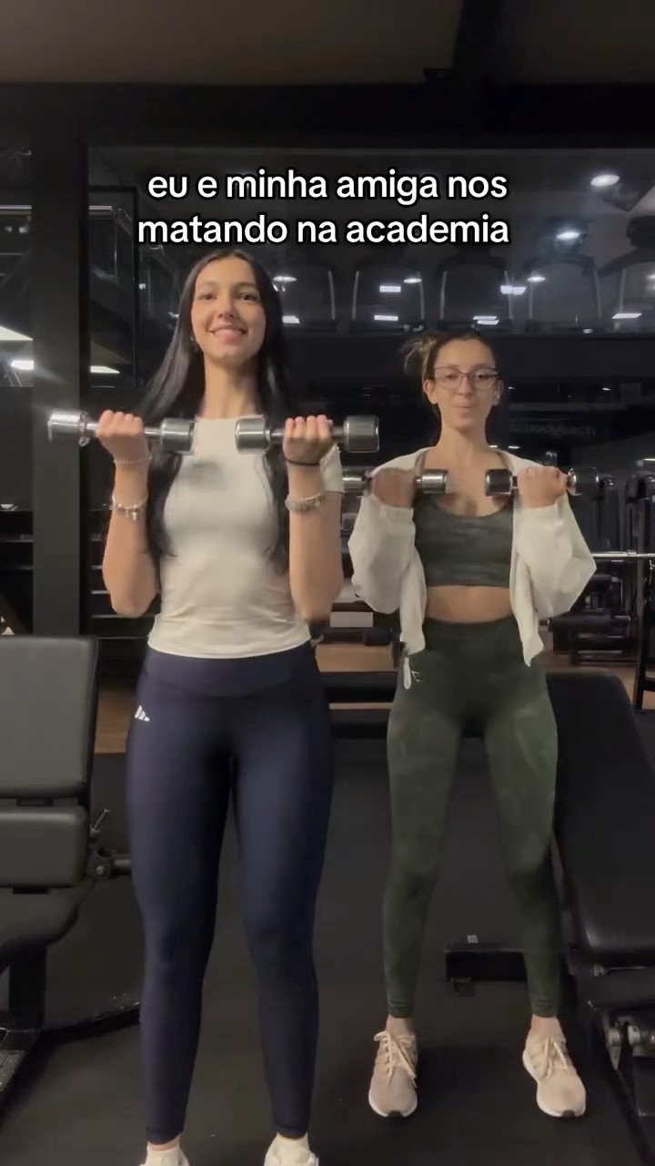 Eu e minha amiga na academia e depois dela ?!! #shorts
