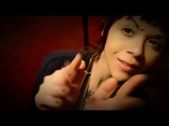 (( ASMR )) up close hand movements with mouth sounds.