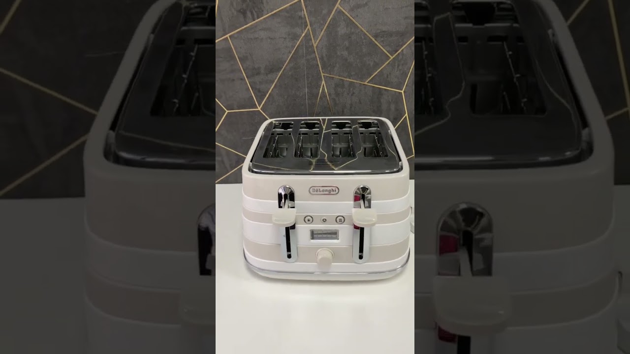 DeLonghi Avvolta Kettle & Toaster Breakfast Pack