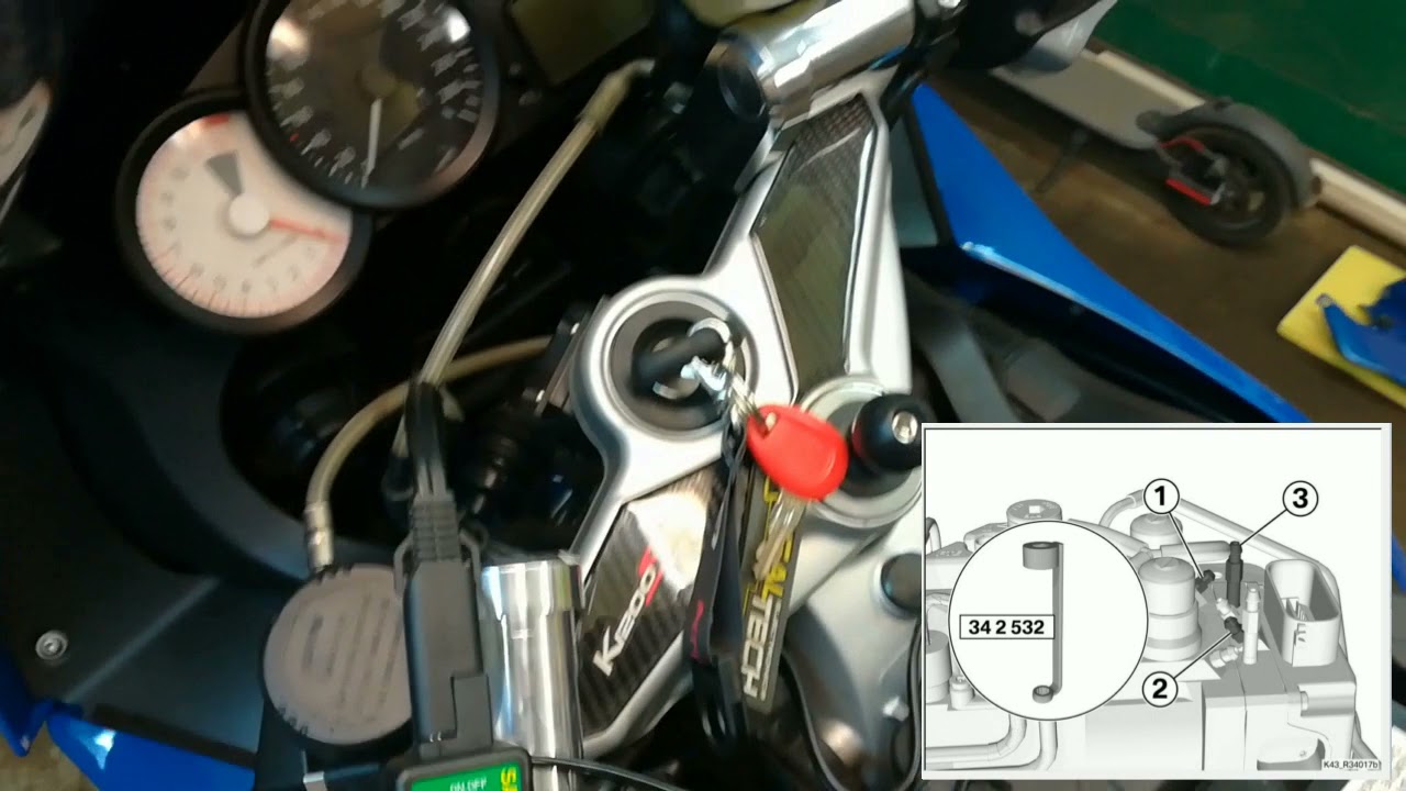 BMW K1200S Прокачивание тормозов с ABS 1 - YouTube